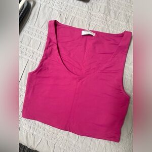 Babaton contour scoopneck crop tank